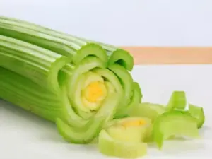 Can dogs eat celery raw